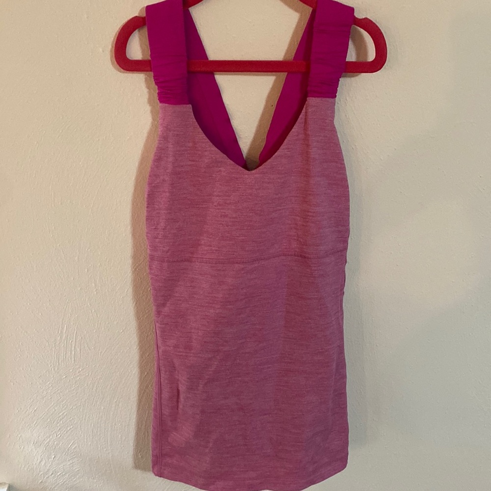 Lululemon workout top